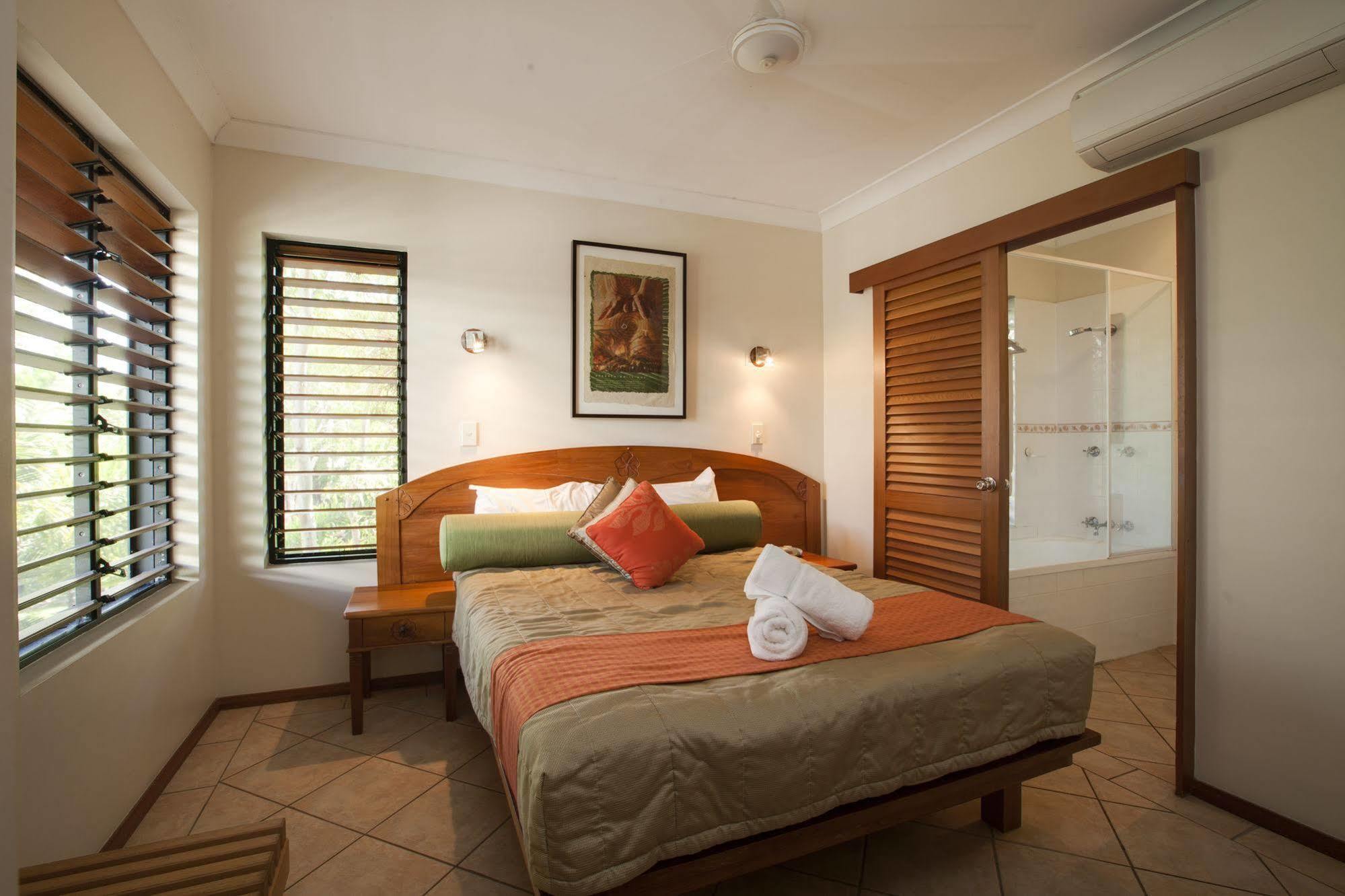 Seascape Holidays - Hibiscus Apartment Port Douglas Bagian luar foto